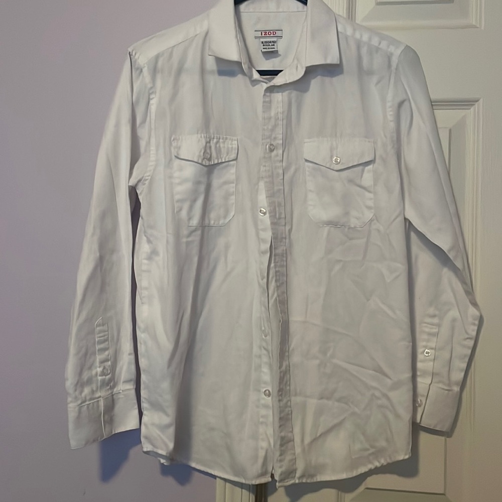 Boys long sleeve button up dress shirt. Size XL 14/16. Izod